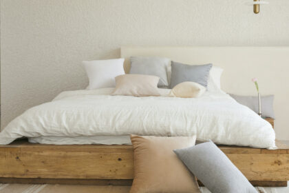 Comment bien choisir son lit adulte : dimensions, matériaux et options de rangement