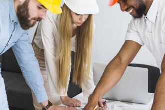 Top 4 des constructeurs incontournables pour faire bâtir en Bretagne
